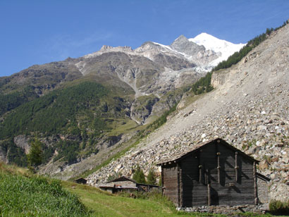 La frana di Randa con la cima nevosda del Weisshorn 4506 m.