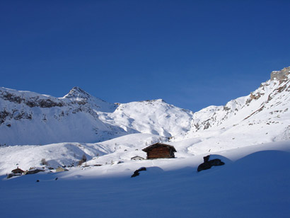 La rocciosa q. 2653 m ed il Piz Dalè 2611 m, presso Fornal 1950 m ca.