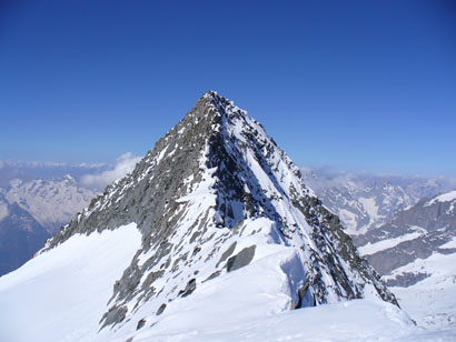 Cuspide del monte Pioda vista dalla Sella.