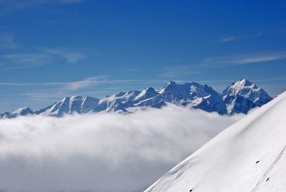 Il massiccio del Bernina durante la salita nel canale.