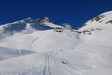 Il vallone del Piz Latta visibile a sinistra, con le motoslitte che circolano selvaggiamente dappertutto!