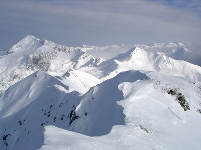 Dal Monte Verrobbio: panorama verso il Monte Azzarini e Passo San Marco.