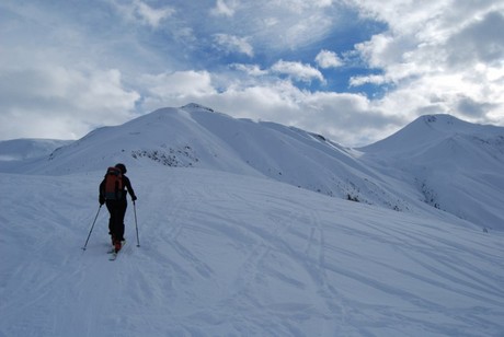 Salita verso il Piz Arpiglia da circa 2300 m, a destra il Piz Uter 2907 m.