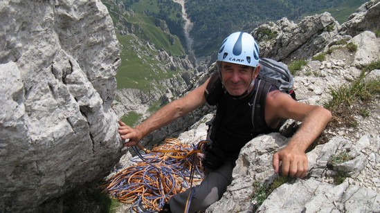 Dome in un tratto di arrampicata.